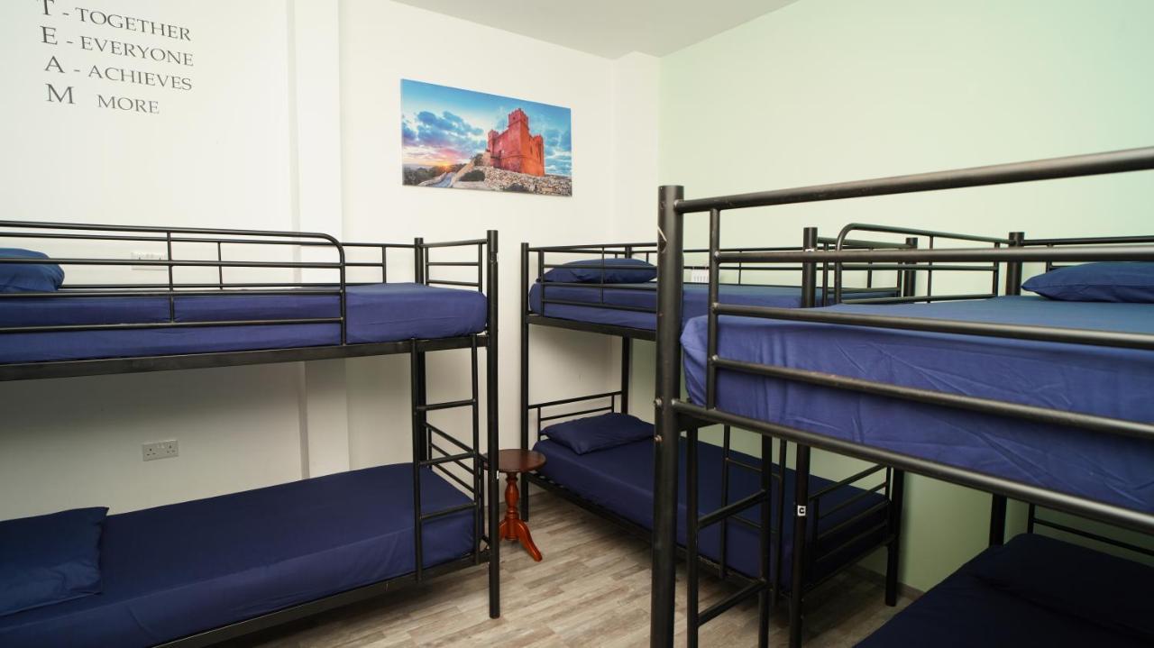 Bookarest Hostel Malta Saint Julian's Ngoại thất bức ảnh